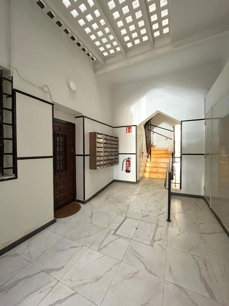 Sebastian Elcano 6, Embajadores Madrid Exterior photo